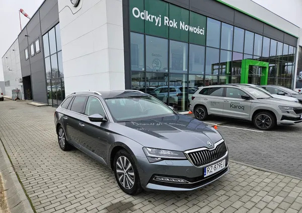 podkarpackie Skoda Superb cena 177900 przebieg: 27000, rok produkcji 2023 z Miastko